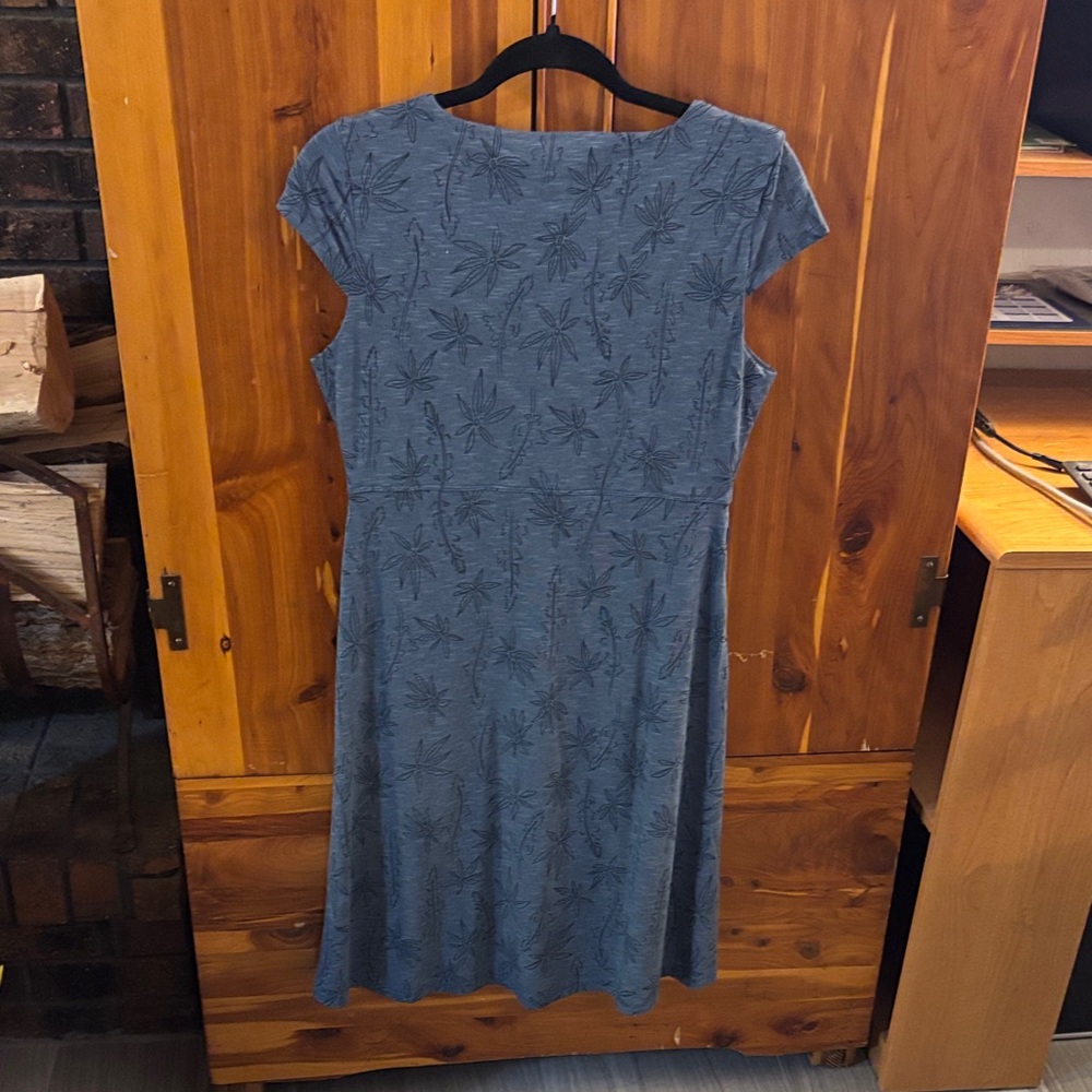 Toad & Co. Slate Blue Dress with Leaf Pattern- NWT - Picture 3 of 4